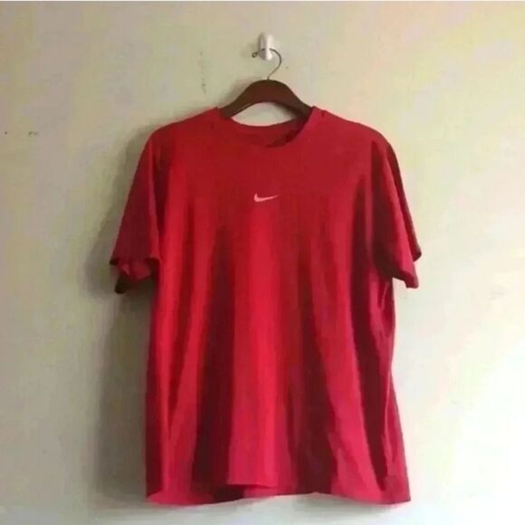 Nike Men's Red T-Shirt - Picture 1 of 7